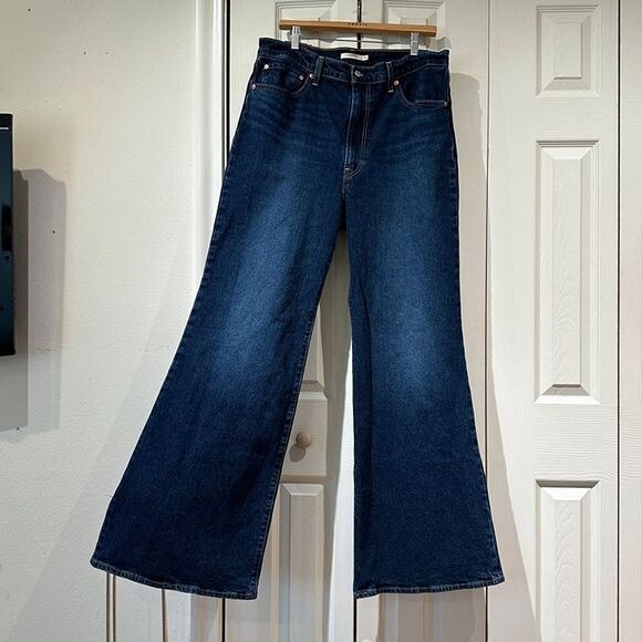 LIKE NEW Levi’s Premium Ribcage Bell Flare High Rise Bell Bottom Jeans Dark Wash - Picture 5 of 12